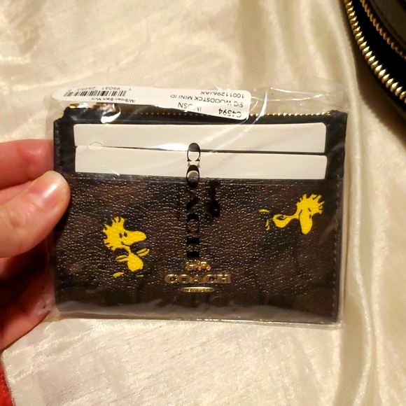 NWT Coach Coach X Peanuts Mini Serena Crossbody Woodstock Print & Card Wallet - Picture 6 of 6